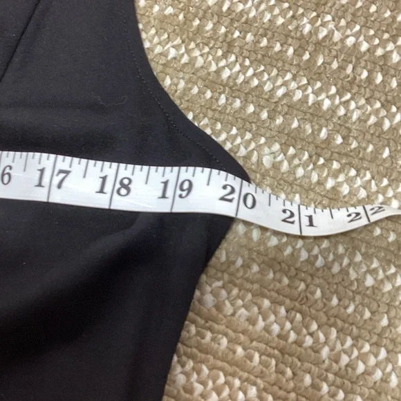 NWT Size 2 Torrid Black V-Neck Sleeveless Jumpsuit - Picture 9 of 11